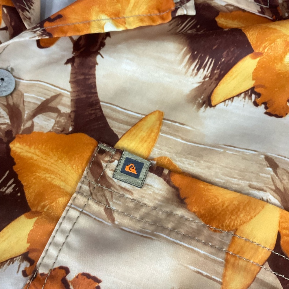 Quiksilver Hawaiian Shirt *Read** - Picture 3 of 9